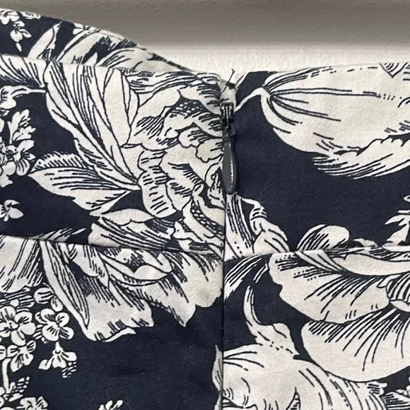 Ann Taylor Floral Pencil Skirt - Picture 4 of 6